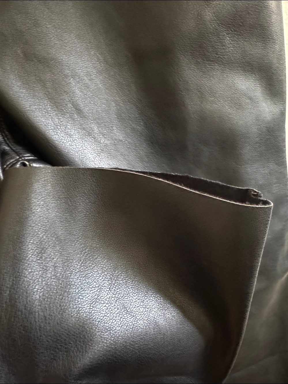 Express 90s skinny high rise black pleather jeans size 4 short new with tags - Picture 11 of 11